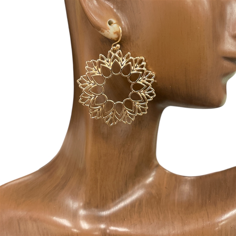 HE3687 LEAF CIRCLE HOOP EARRINGS