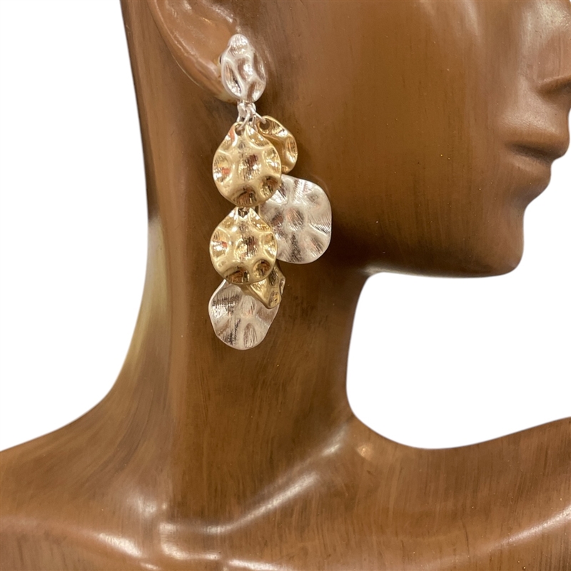 HE3792 MATTE TWO TONE CLUSTER DANGLE EARRINGS