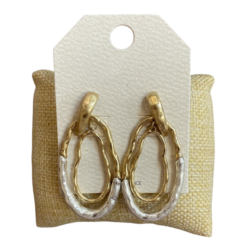 HE4430 2 OVAL HAMMERED EARRINGS