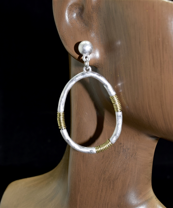 HE773WS SILVER HAMMERED EARRINGS