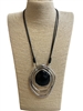 HEN2002B  HAMMERED CIRCLE BLACK  STONE IN CENTER NECKLACE