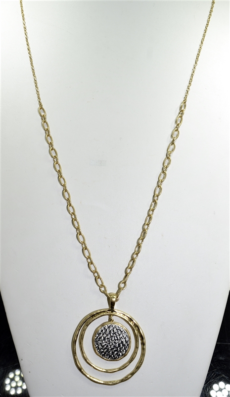 HN4404 CHAIN HAMMERED CIRCLE NECKLACE