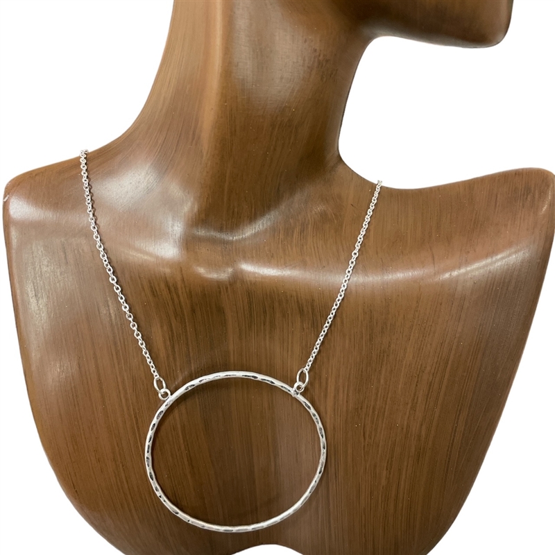 HN4500 HAMMERED OPEN CIRCLE SHORT NECKLACE