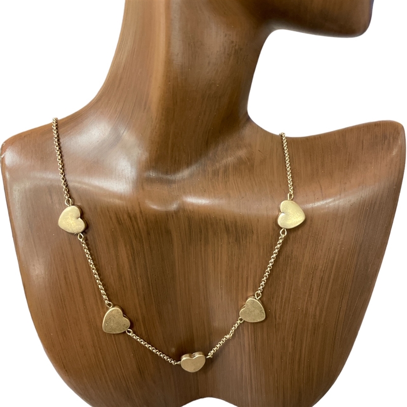HN4516 HAMMERED SMALL HEART SHORT NECKLACE