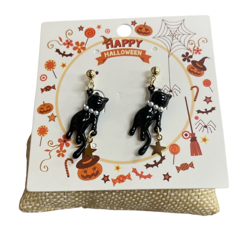 HW27 BLACK CAT WITH PEARL EARRINGS