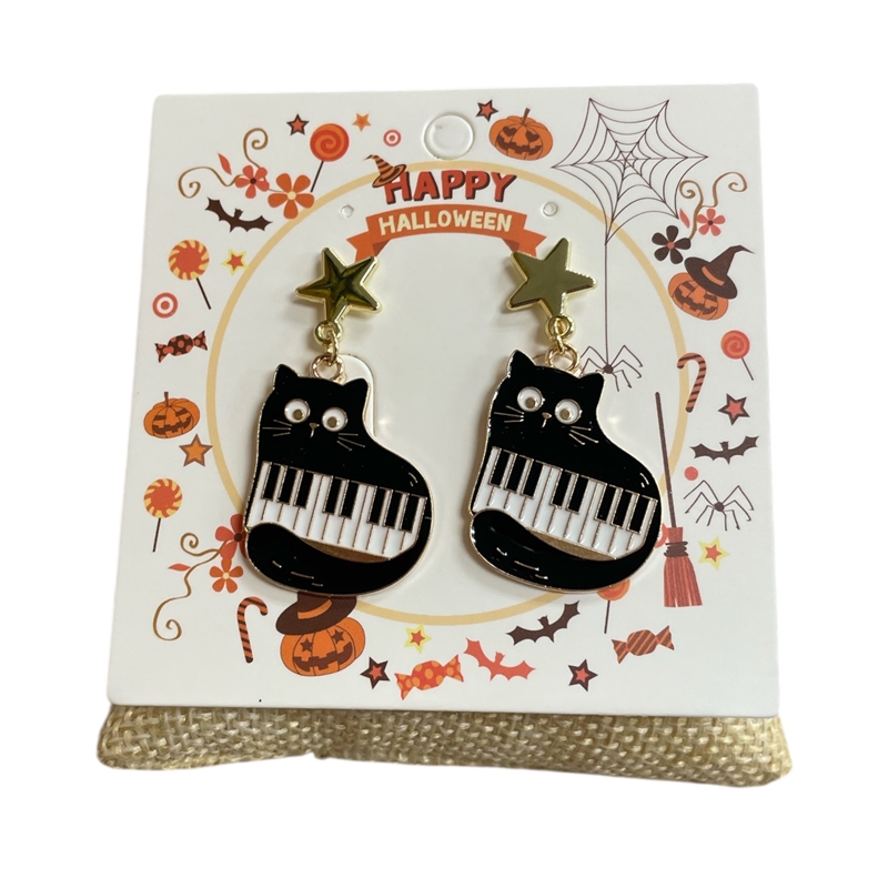 HW31  BLACK CAT IN PIANO EARRINGS