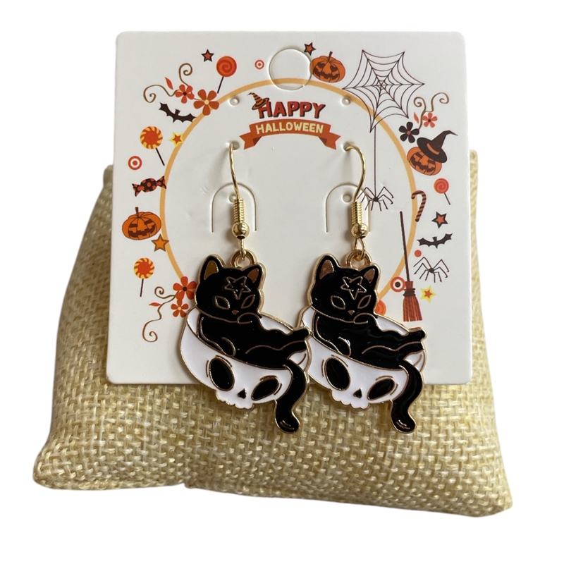 HW33  CAT IN SKULL  EARRINGS