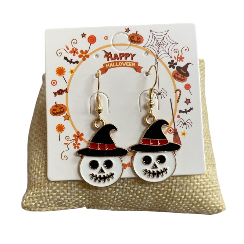 HW35  WHITE  SKULL WITH HAT EARRINGS