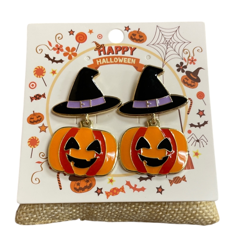 HW41  PUMPKIN WITH HAT EARRINGS