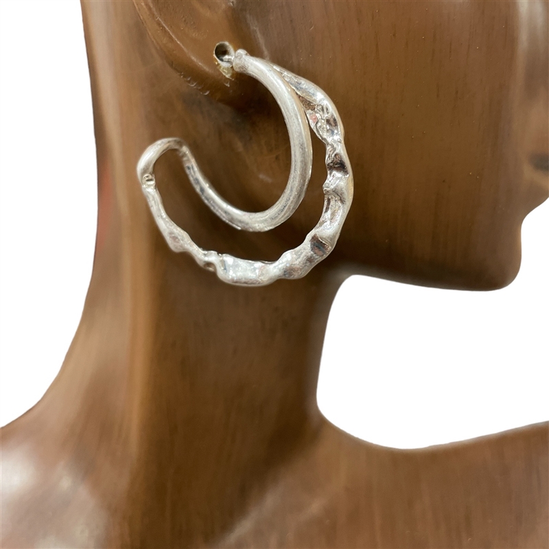 IE1275 HAMMERED MOON OPEN HOOP EARRINGS