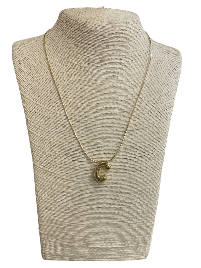 IN4C "C" SHINY NECKLACE PENDANT