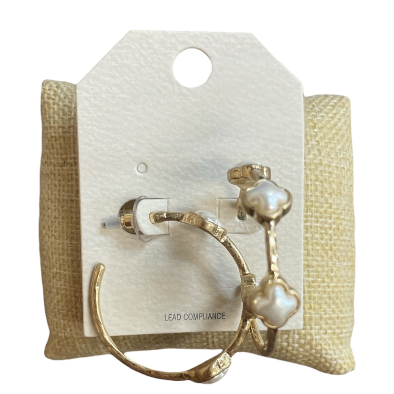 JE0638-1 PEARL CLOVER BEADED OPEN MATTE HOOP EARRINGS