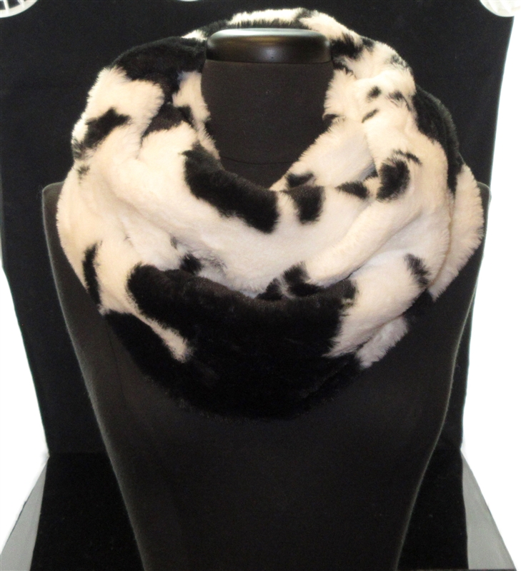 LOF1235-1 CHUNKY BLACK AND WHITE COW PRINT INFINITY SCARF