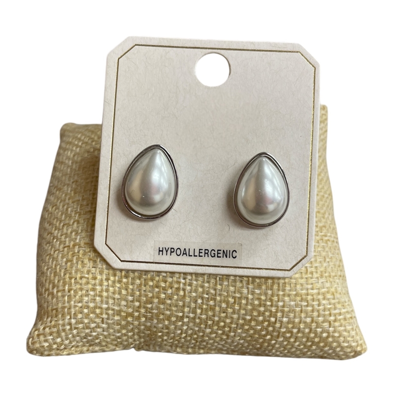 ME21297 SILVER TEARDROP PEARL STUD EARRINGS
