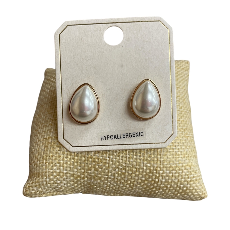 ME21354 PEARL TEARDROP STUD EARRINGS