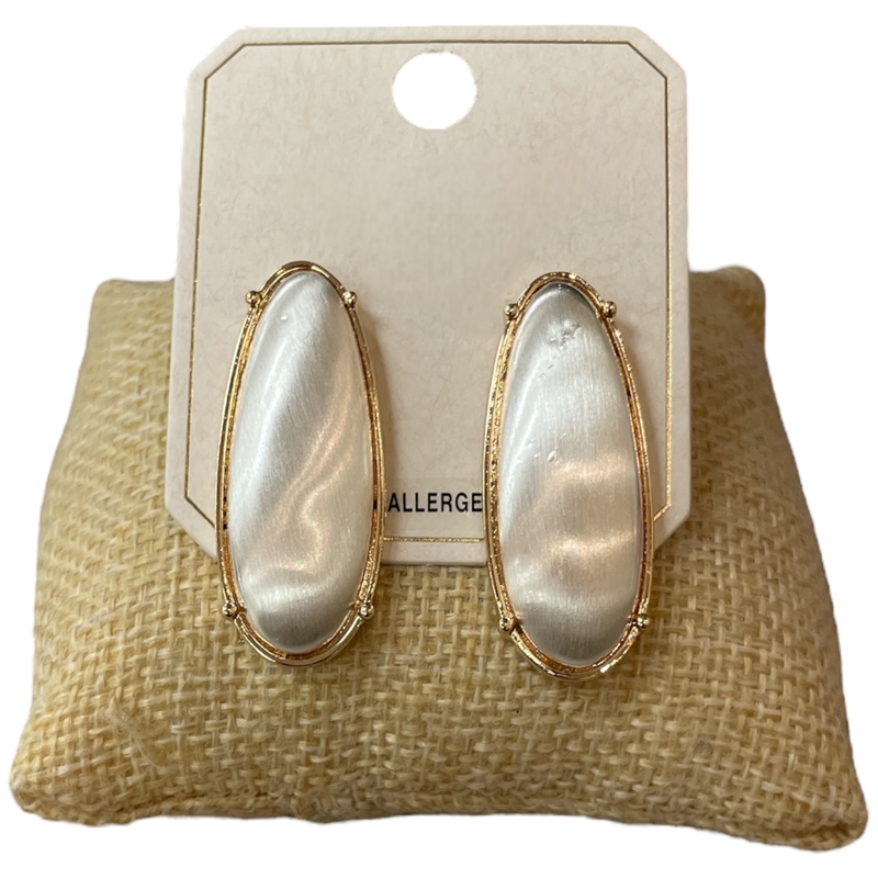 ME21411 TWO TONE OVAL STUD EARRINGS