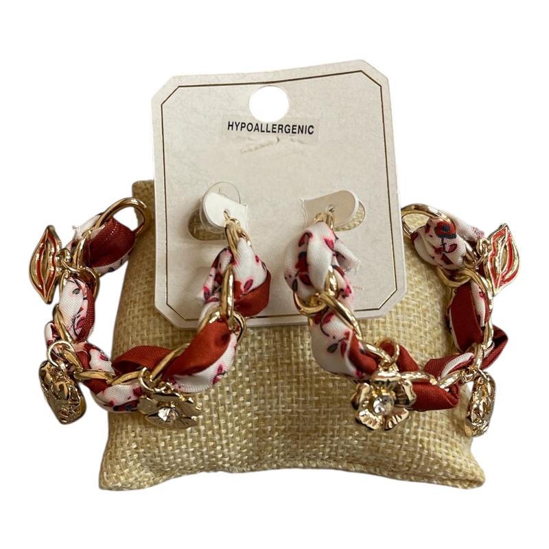 ME21617 HEART & LIPS DARK RED FABRIC CHAIN HOOPS
