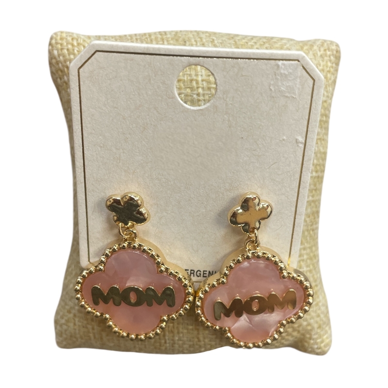 ME21672P GOLD "MOM" PINK ACRYLIC CLOVER EARRINGS