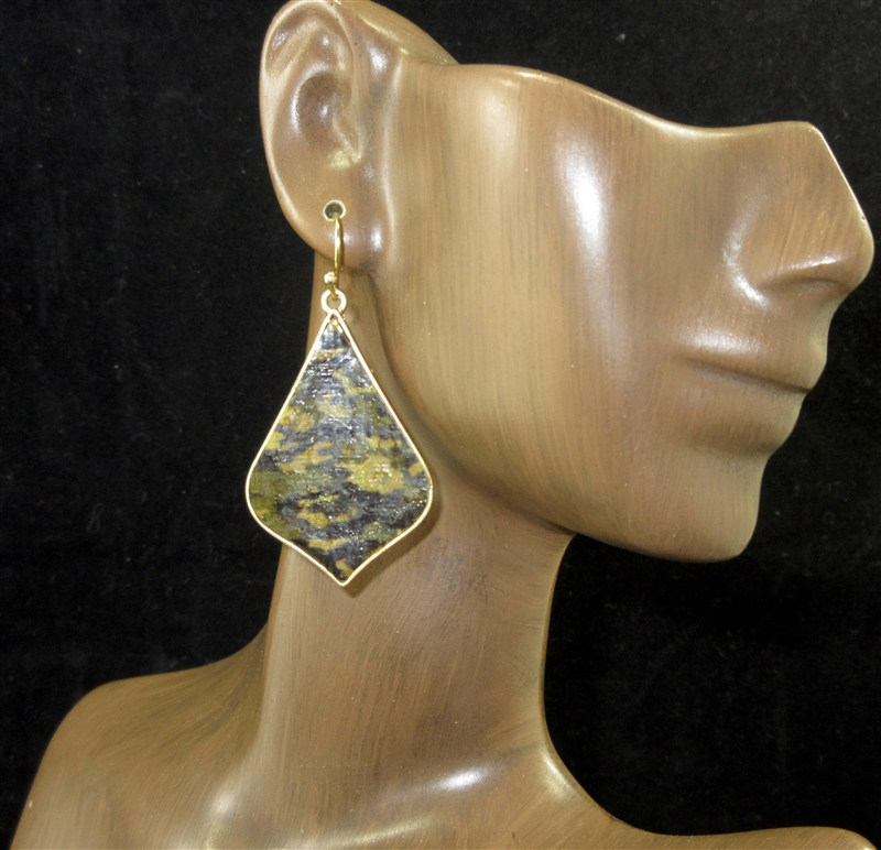 ME540-1 GOLD ANTIQUE PATTERN CORK EARRINGS