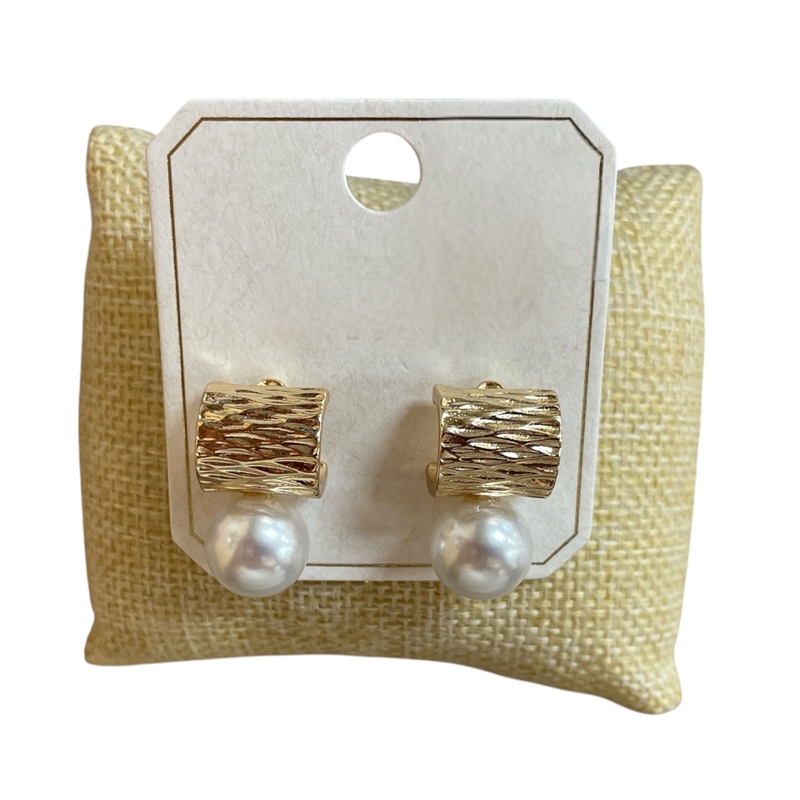 ME60185 HAMMERED & PEARL STUD