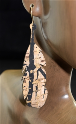 ME6479 LONG CORK LEAF EARRINGS