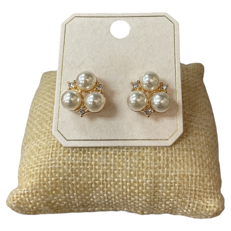 ME90262 PEARL CLUSTER GOLD STUD EARRINGS