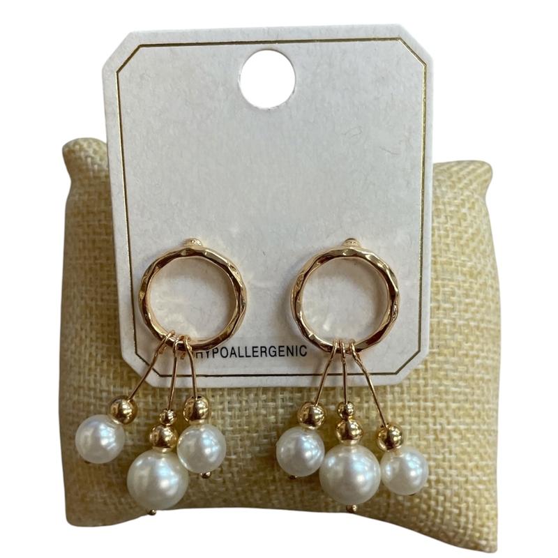 ME91984 CIRCLE PEARLS DROP STUD EARRINGS