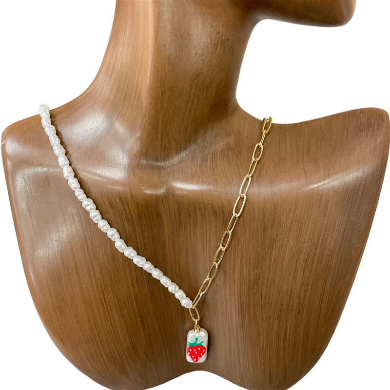 MNE8088 GOLD PAPER CLIP/PEARL DROP STRAWBERRY SHORT PEARL NECKLACE