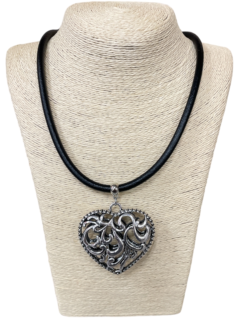 N012020 HEART LASER CUT LEATHER CORD SHORT NECKLACE