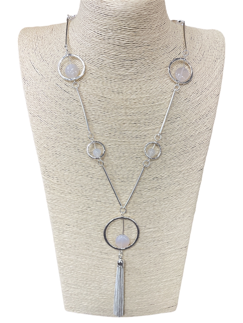 N013244  HAMMERED CIRCLE STONE IN CENTER TASSEL NECKLACE