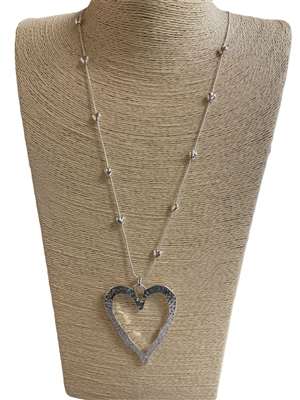 N013439 SILVER HEART HAMMERED NECKLACE