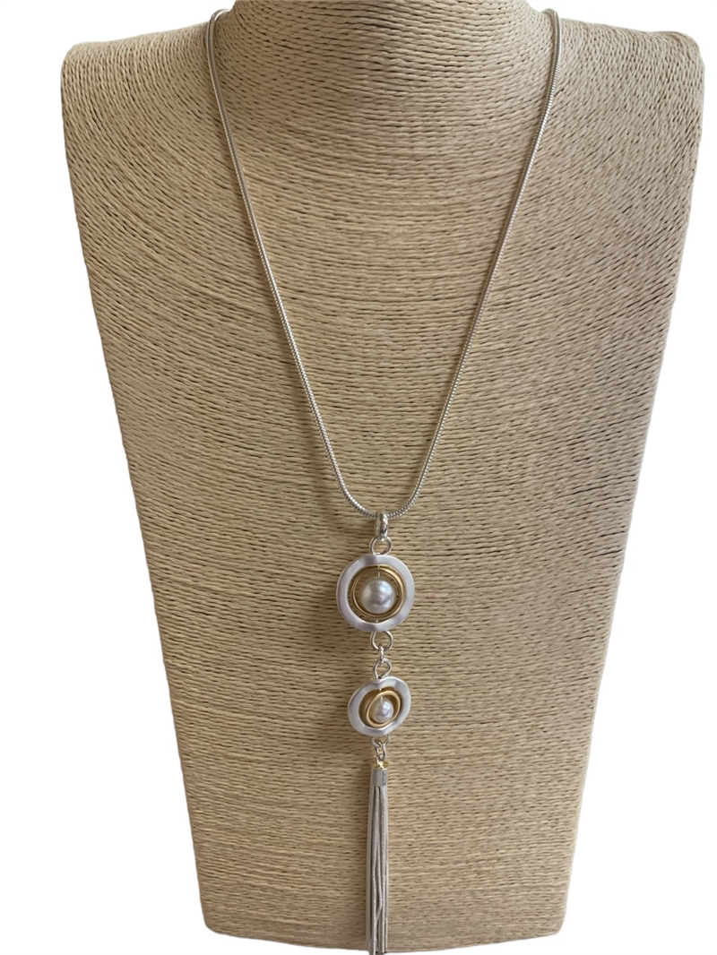 N013461 TWO TONE CIRCLE PEARL IN CENTER TASSEL LONG  NECKLACE