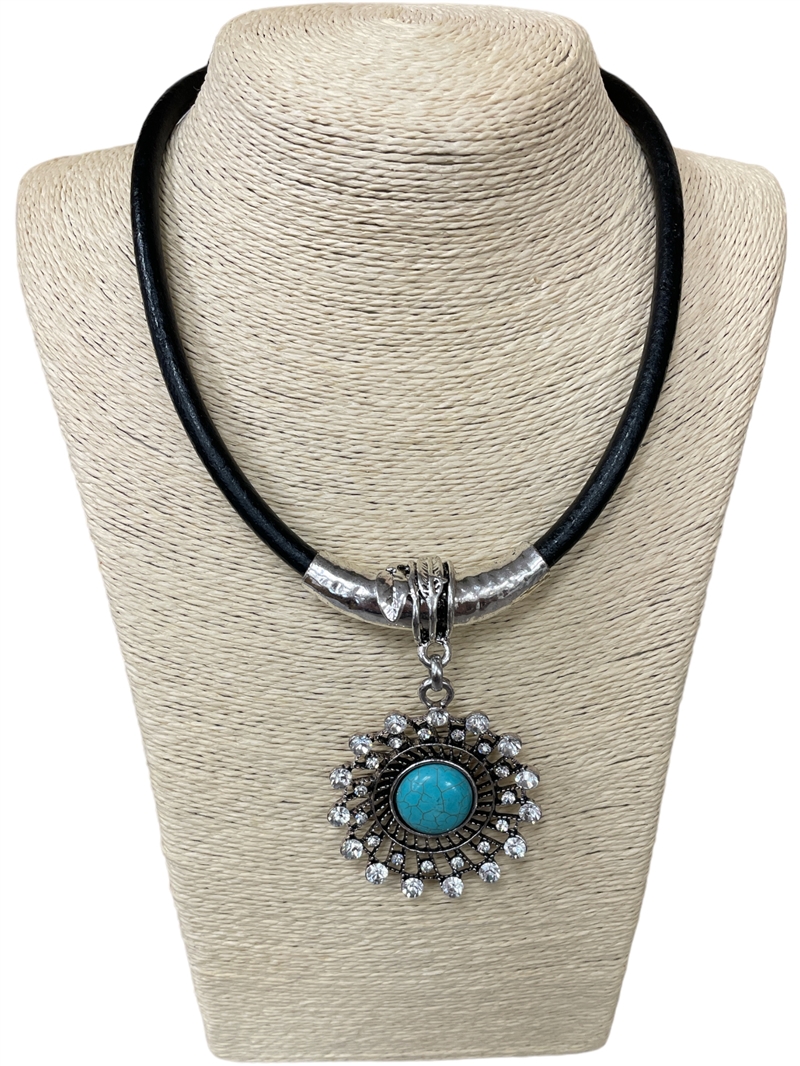N013465 RHINESTONE TQS STONE IN CENTER MAGNETIC SHORT NECKLACE