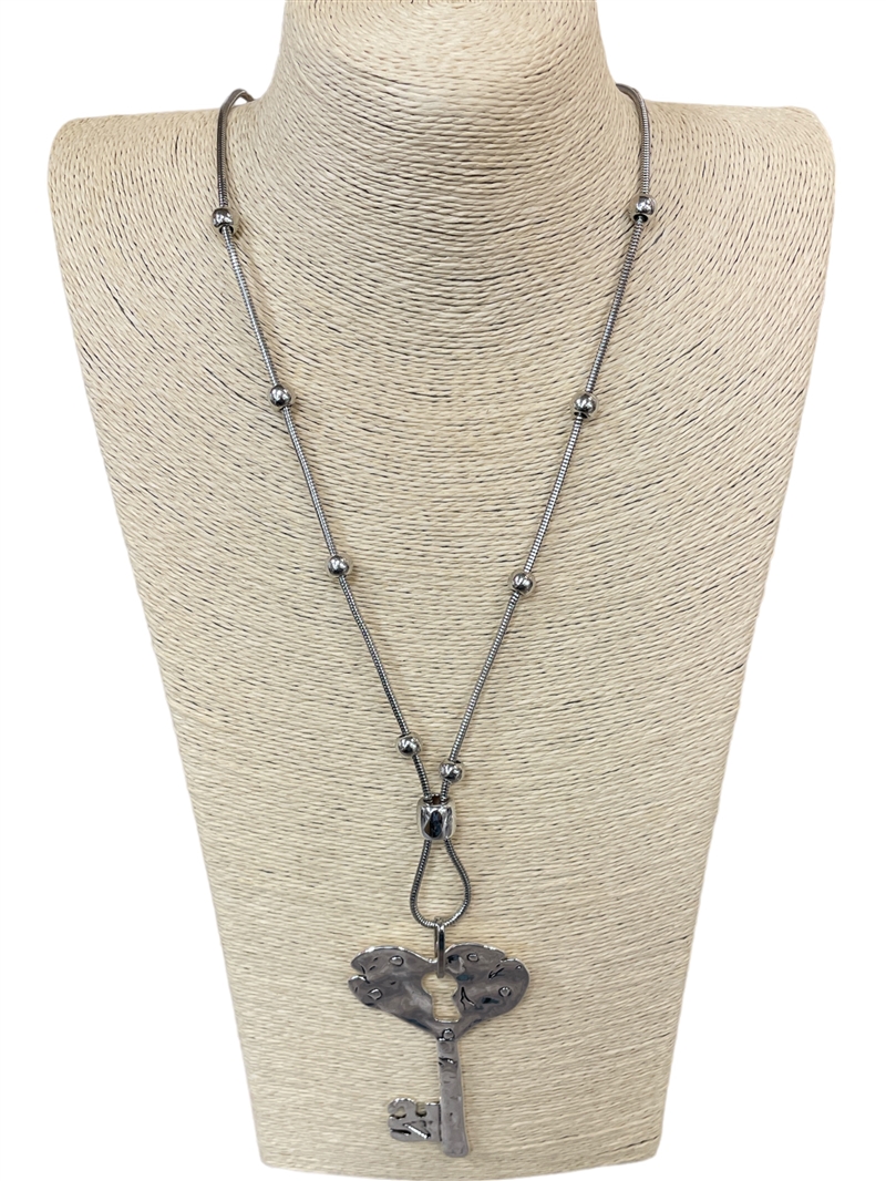 N013533  HAMMERED KEY SNAKE CHAIN NECKLACE