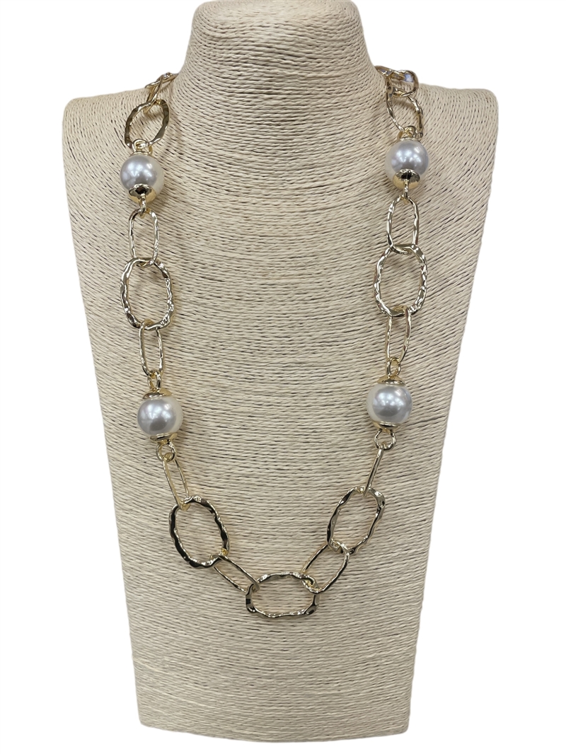 N013552  HAMMERED OVAL & PEARL LONG NECKLACE