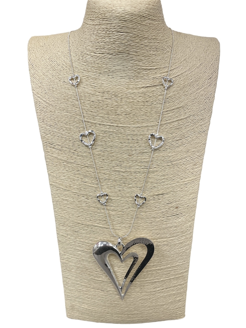 N013564 SILVER HEARTS SNAKE CHAIN NECKLACE
