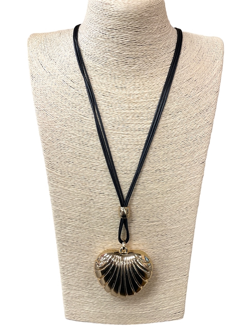 N013568 STRIPED HEART LONG NECKLACE