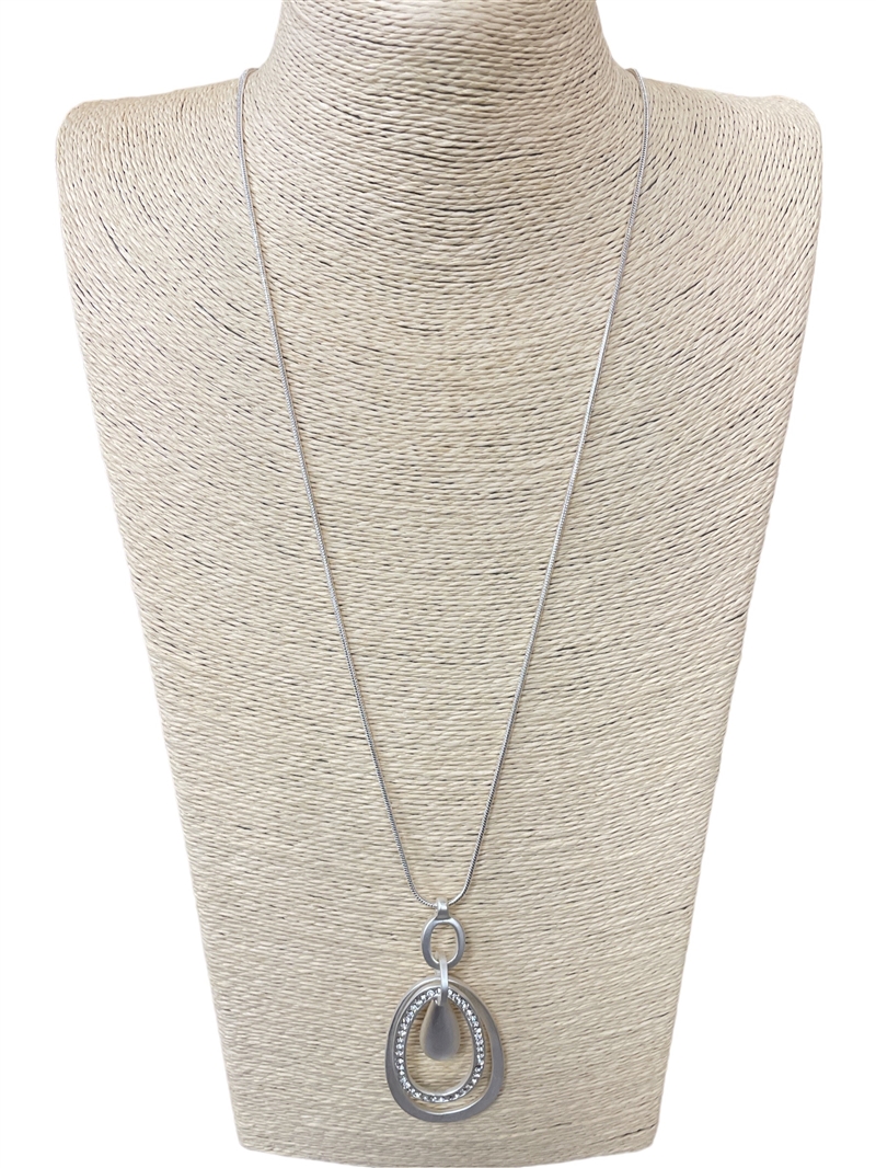 N13467 SNAKE CHAIN TEARDROP PEARL IN CENTER NECKLACE