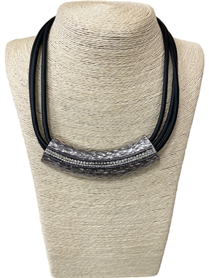 N21113 TRIPLE LEATHER CORD NECKLACE