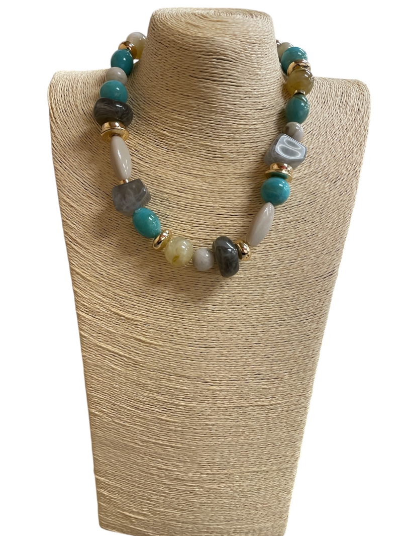 NON8016   ACRYLIC  BEADED SHORT  NECKLACE