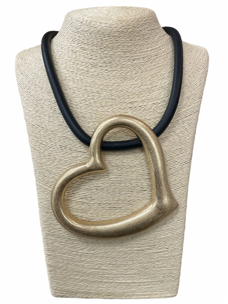 NP0050 LARGE HEART SILICONE CORD SHORT NECKLACE