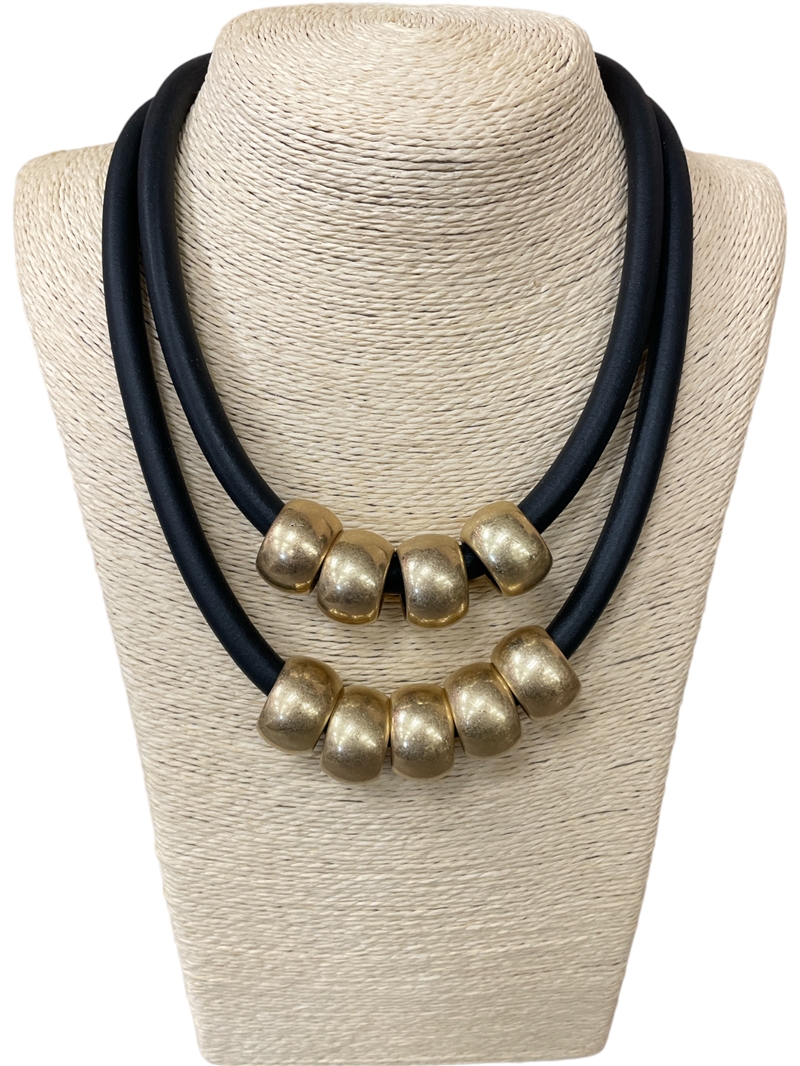 NP0073-1  MATTE GOLD CIRCLES  SILICONE CORD SHORT NECKLACE