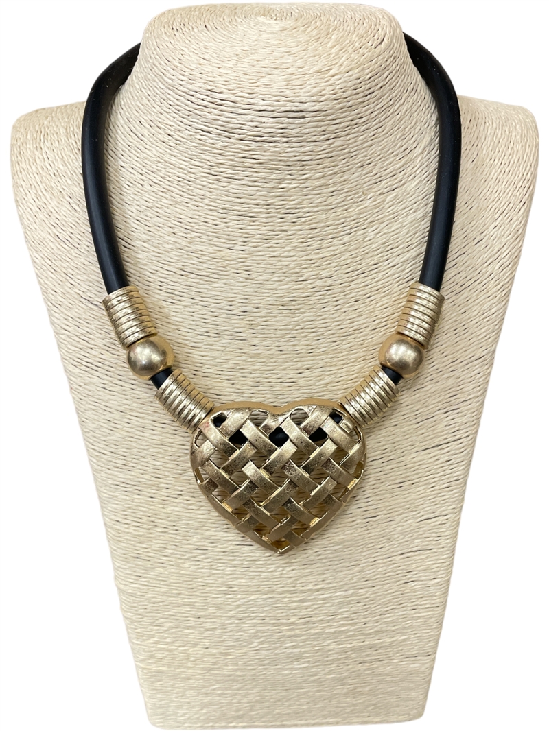 NP0143  MATTE GOLD HEART SILICONE CORD SHORT NECKLACE