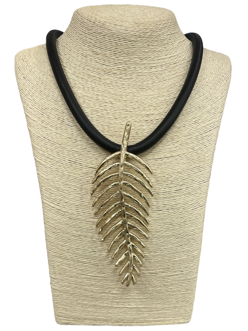 NP0178  LEAF SILICONE CORD SHORT NECKLACE
