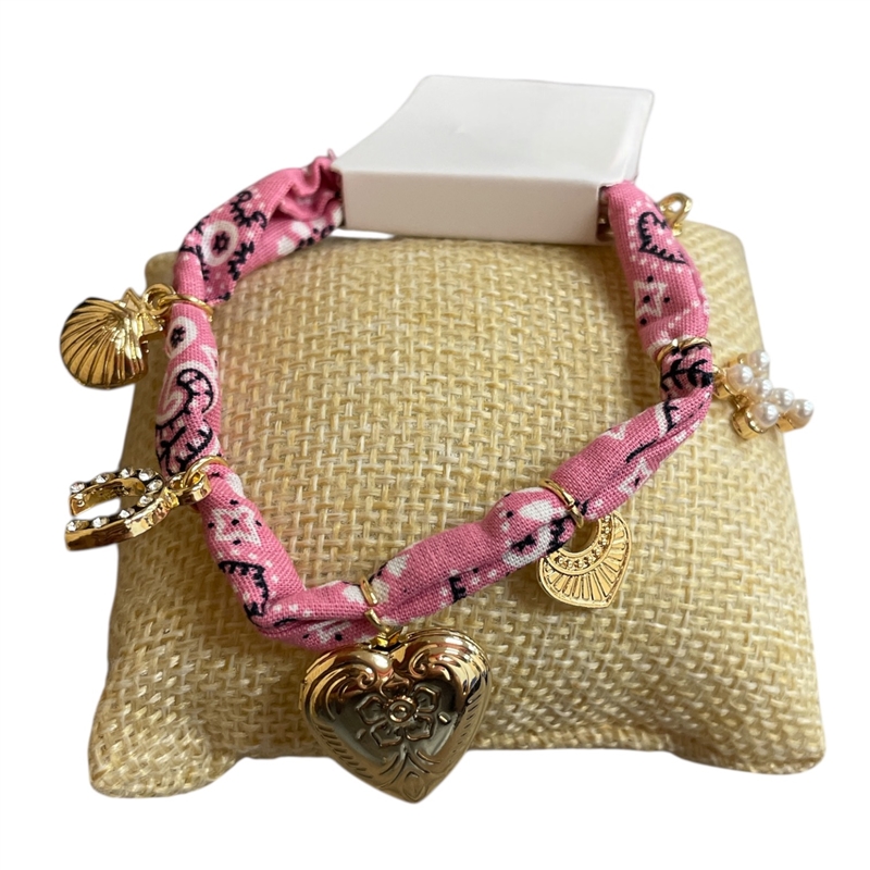 NUB4804  HEART CHARMS FABRIC BRACELET