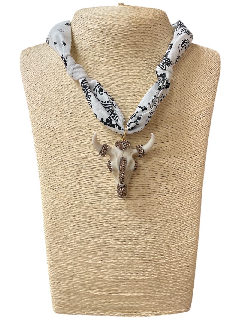 NUN7899W  COW  SKULL  WHITE  SCARF NECKLACE