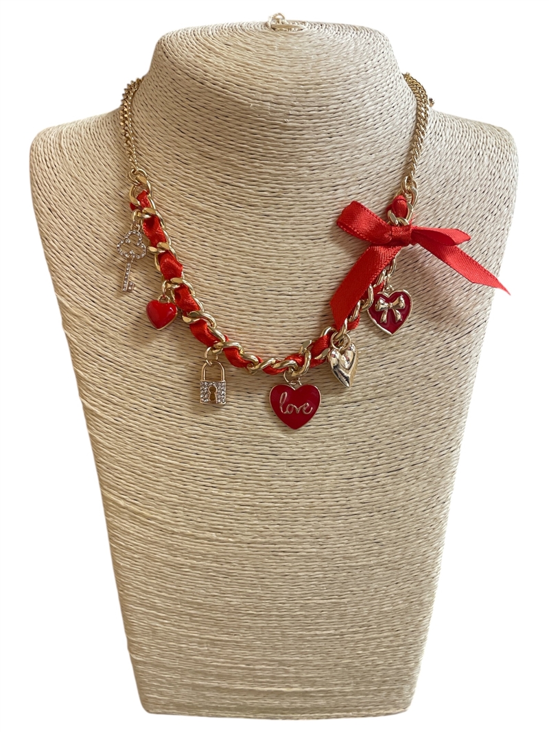 PR02  RED LOVE  HEART SHORT NECKLACE