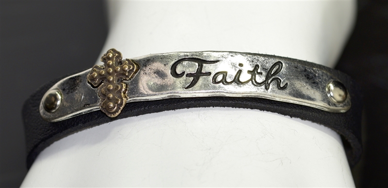 QB-6648 HAMMERED FAITH BRACELET