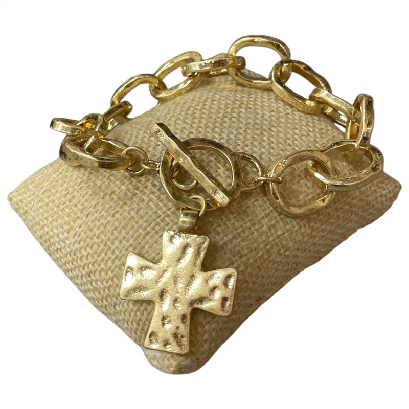 QB2547 MATTE HAMMERED CROSS TOGGLE BRACELET
