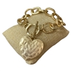 QB2548 MATTE HAMMERED HEART TOGGLE BRACELET